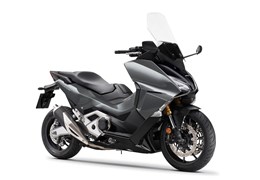 Neumotorrad Honda Forza 750