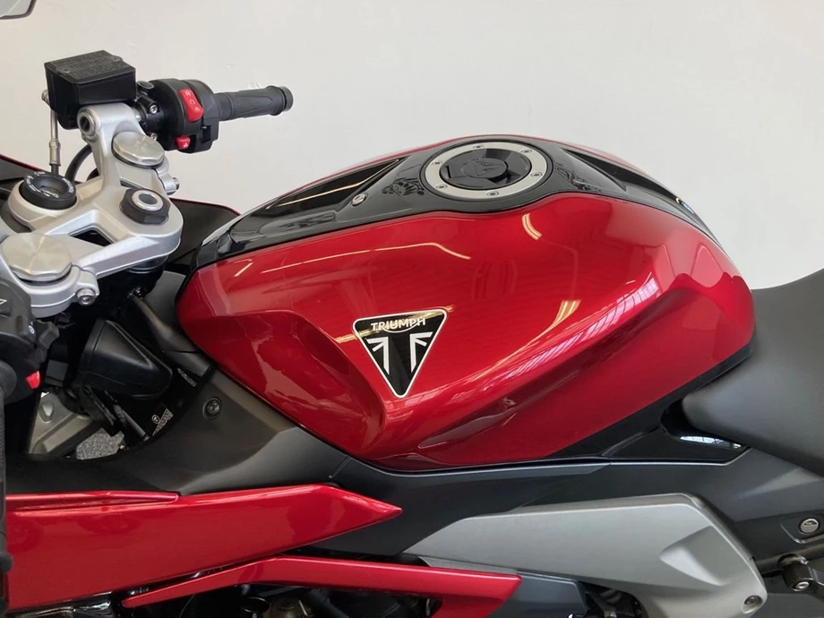 Angebot Triumph Daytona 660 Bild 10: Angebot Triumph Daytona 660