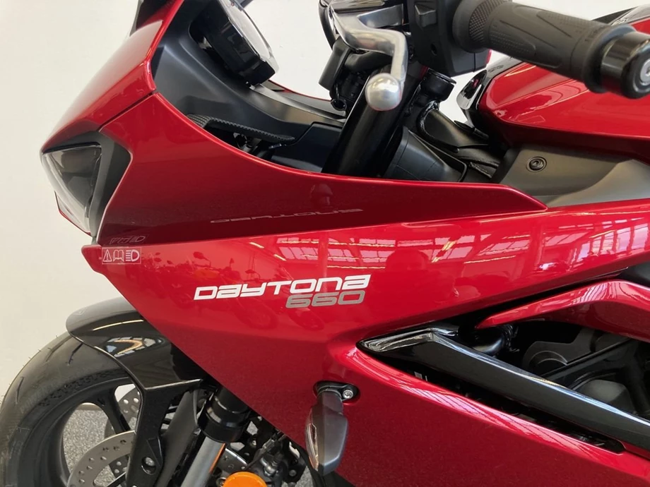 Angebot Triumph Daytona 660 Bild 11: Angebot Triumph Daytona 660