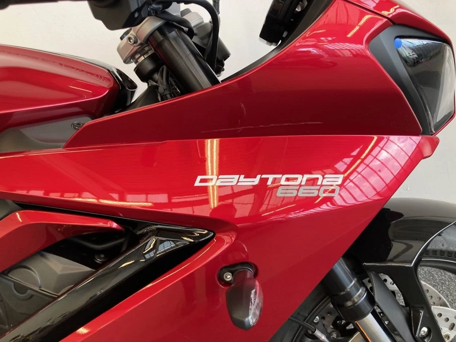 Angebot Triumph Daytona 660 Bild 3: Angebot Triumph Daytona 660