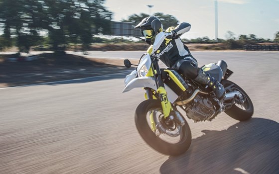 Neufahrzeug Husqvarna 701 Supermoto - Bild 3