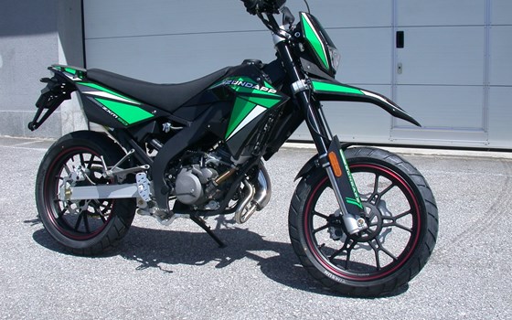 Neufahrzeug Zündapp ZXM 50 Supermoto - Bild 1 Neufahrzeug Zündapp ZXM 50 Supermoto - Bild 1