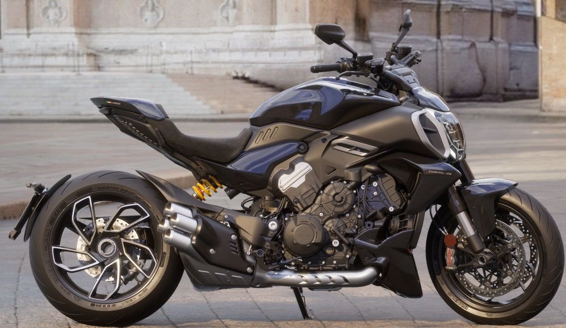 Ducati Diavel V4 2024