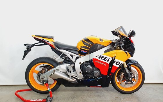 Gebrauchtmotorrad Honda CBR1000RR Fireblade - Bild 1