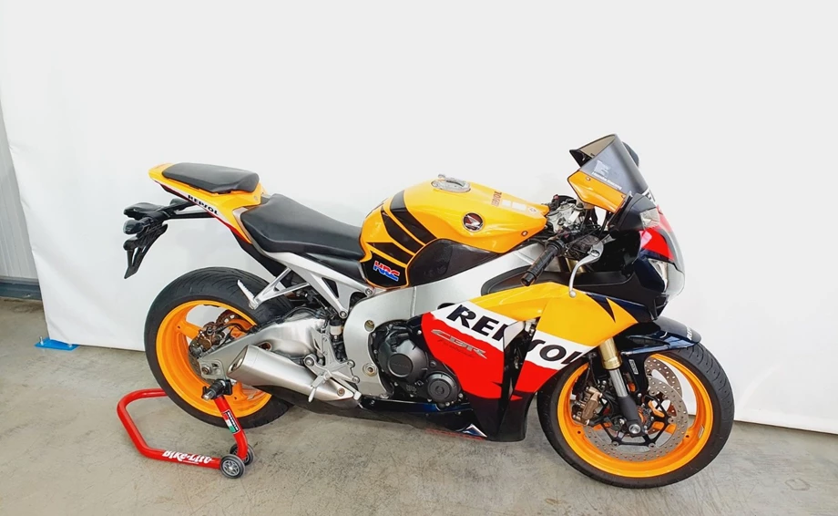 Angebot Honda CBR1000RR Fireblade Bild 2: Angebot Honda CBR1000RR Fireblade
