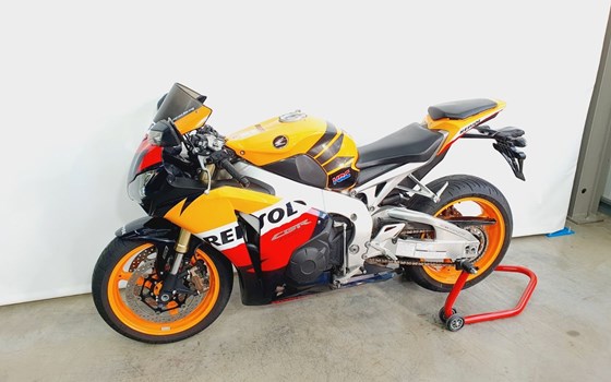 Gebrauchtmotorrad Honda CBR1000RR Fireblade - Bild 6
