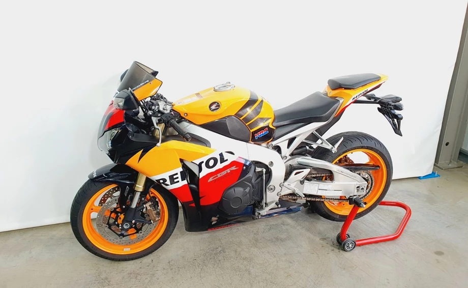 Angebot Honda CBR1000RR Fireblade Bild 6: Angebot Honda CBR1000RR Fireblade
