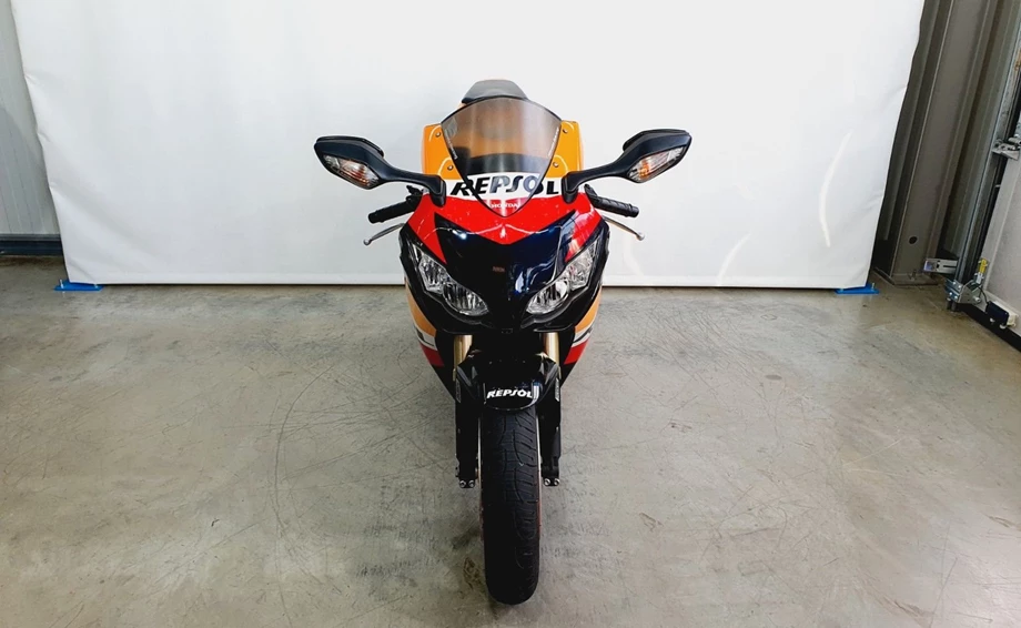 Angebot Honda CBR1000RR Fireblade Bild 8: Angebot Honda CBR1000RR Fireblade
