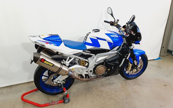Gebrauchtmotorrad Aprilia RSV 1000 Tuono - Bild 4