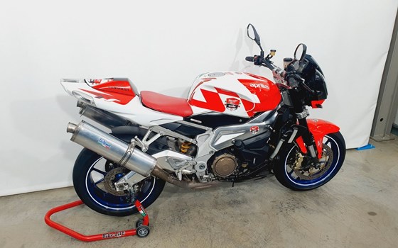 Gebrauchtmotorrad Aprilia RSV 1000 Tuono - Bild 3