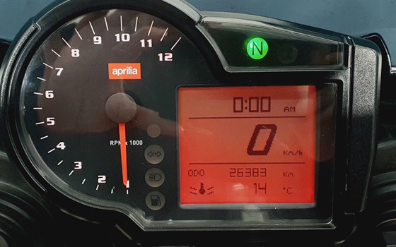 Gebrauchtmotorrad Aprilia RSV 1000 Tuono - Bild 9