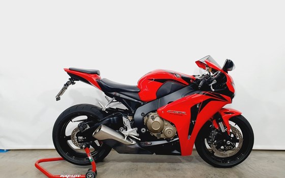 Gebrauchtmotorrad Honda CBR1000RR Fireblade - Bild 1