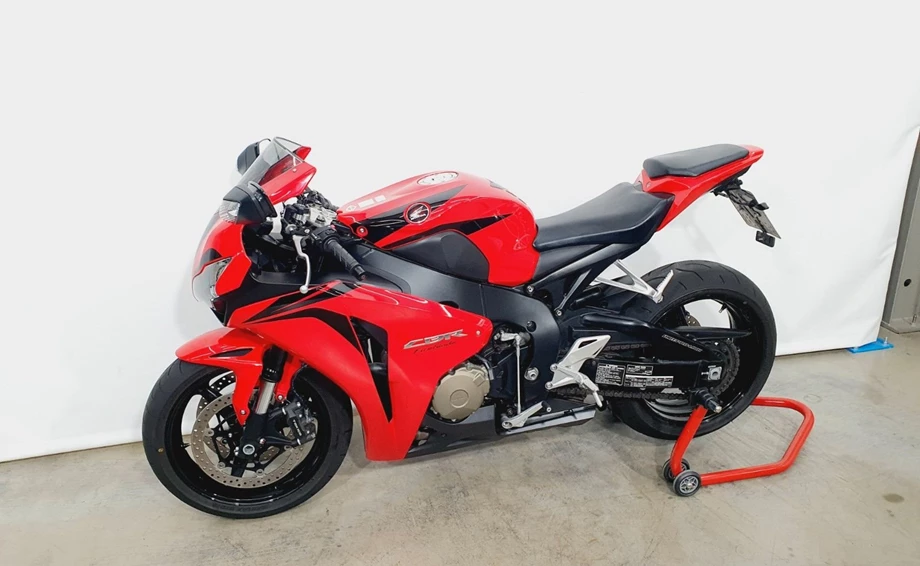 Angebot Honda CBR1000RR Fireblade Bild 6: Angebot Honda CBR1000RR Fireblade