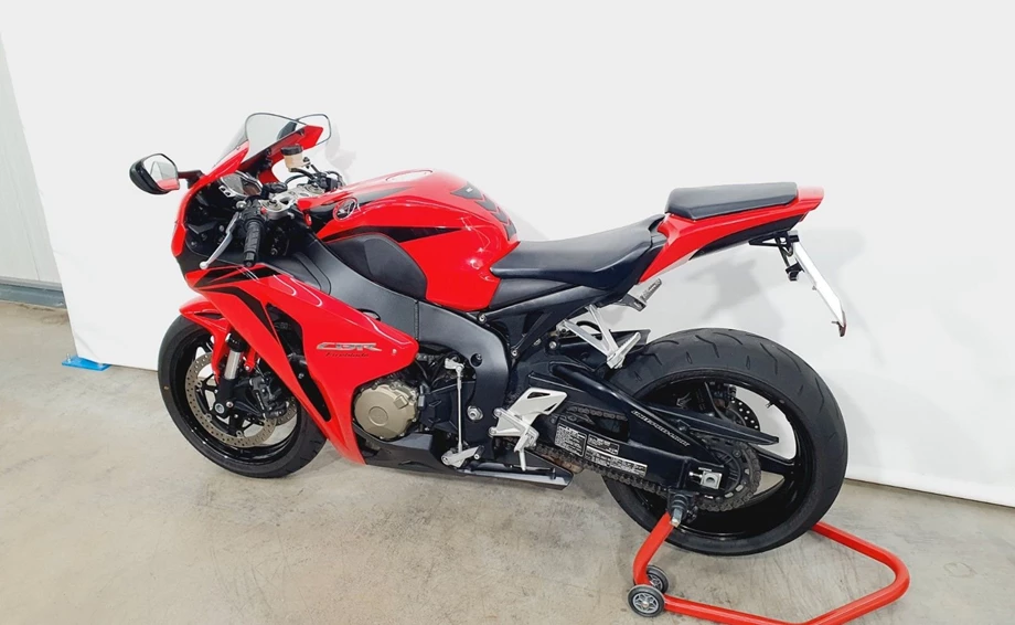 Angebot Honda CBR1000RR Fireblade Bild 7: Angebot Honda CBR1000RR Fireblade