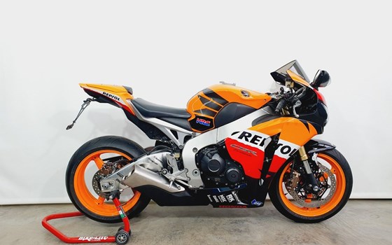 Gebrauchtmotorrad Honda CBR1000RR Fireblade - Bild 1