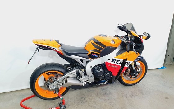 Gebrauchtmotorrad Honda CBR1000RR Fireblade - Bild 3