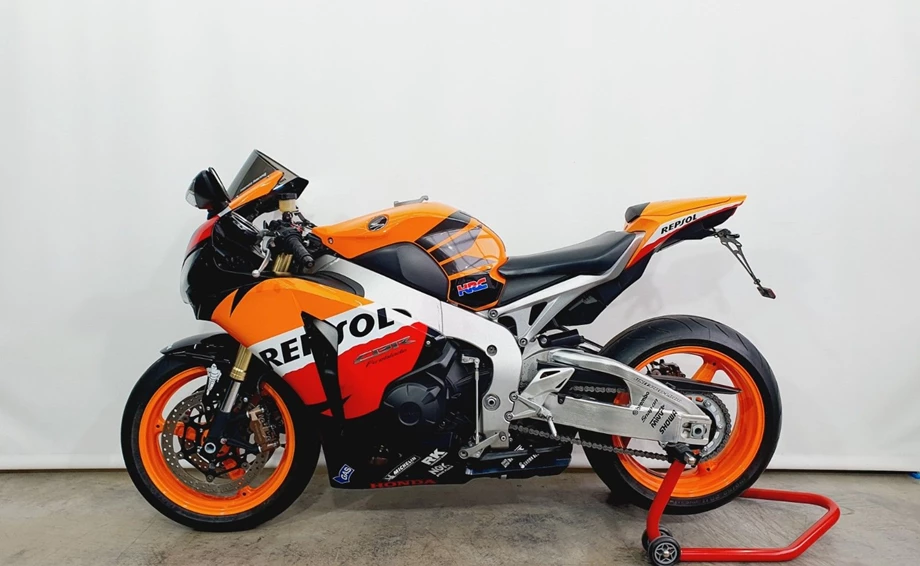 Angebot Honda CBR1000RR Fireblade Bild 5: Angebot Honda CBR1000RR Fireblade