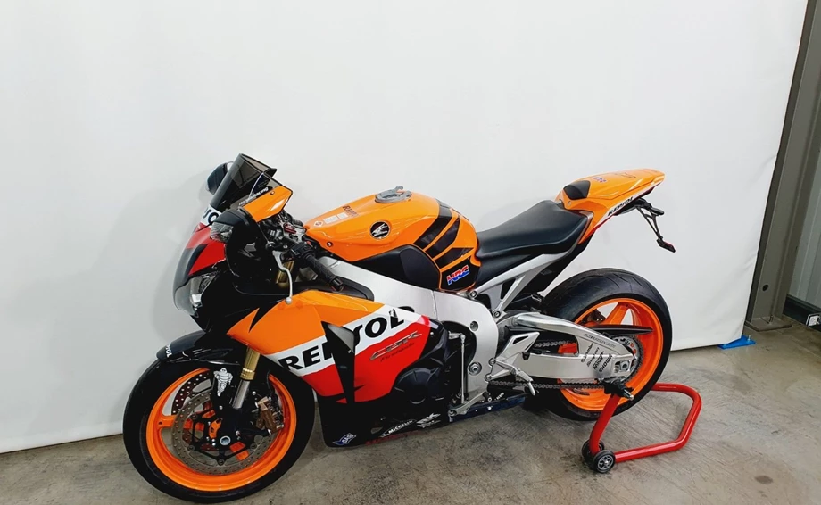 Angebot Honda CBR1000RR Fireblade Bild 6: Angebot Honda CBR1000RR Fireblade
