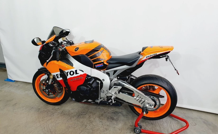 Angebot Honda CBR1000RR Fireblade Bild 7: Angebot Honda CBR1000RR Fireblade
