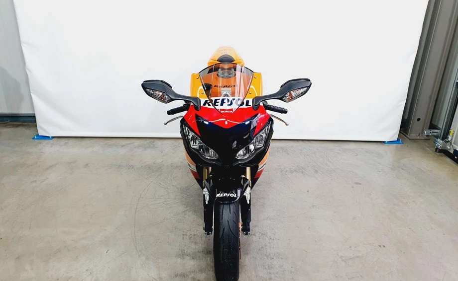 Angebot Honda CBR1000RR Fireblade Bild 8: Angebot Honda CBR1000RR Fireblade