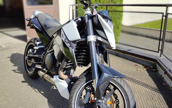 Gebrauchtmotorrad KTM 690 Duke - Bild 1 Gebrauchtmotorrad KTM 690 Duke - Bild 1