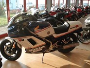 Honda VF 1000 R