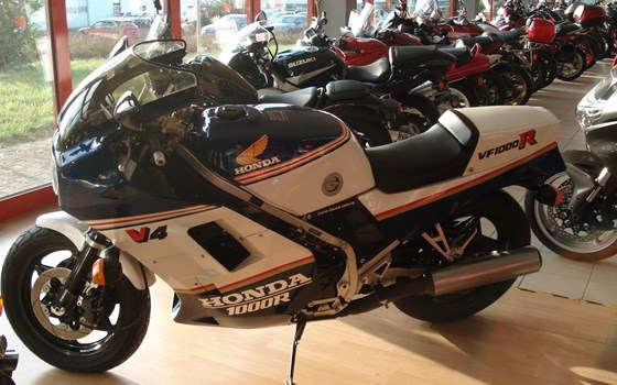 Gebrauchtmotorrad Honda VF 1000 R - Bild 1