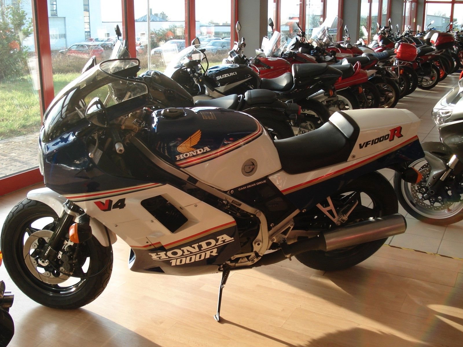 Honda VF 1000 R