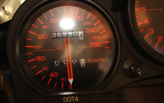 Gebrauchtmotorrad Honda VF 1000 R - Bild 2