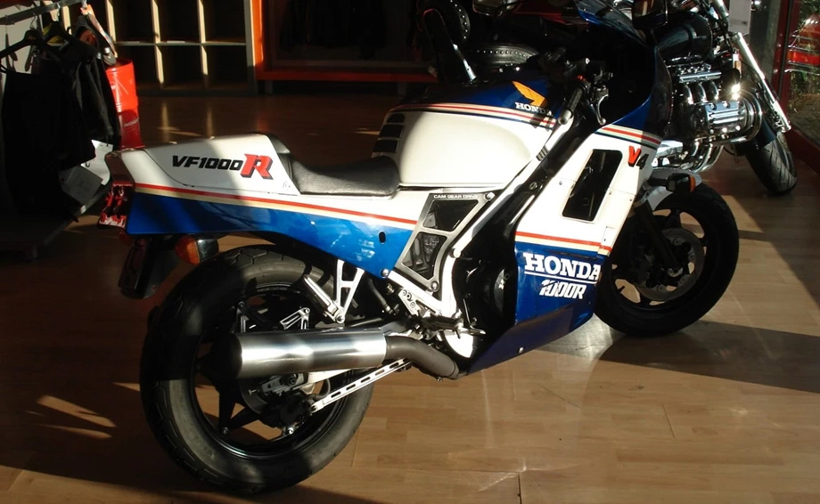 Offer Honda VF 1000 R Bild 4: Offer Honda VF 1000 R