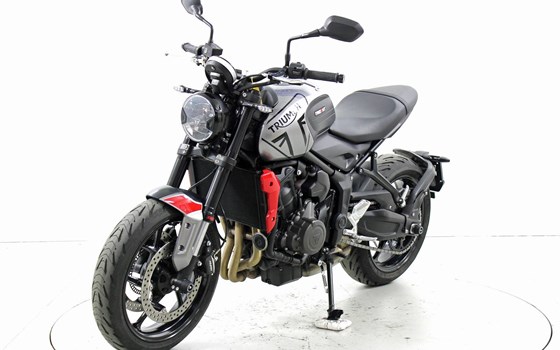 Motorrad Occasion Triumph Trident 660 - Bild 3