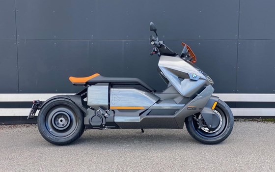 Gebrauchtmotorrad BMW CE 04 - Bild 3