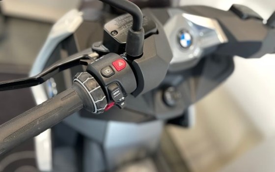 Gebrauchtmotorrad BMW C 400 X - Bild 5 Gebrauchtmotorrad BMW C 400 X - Bild 5
