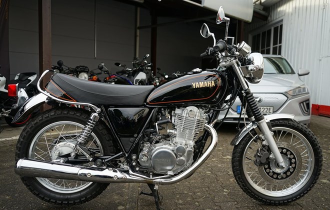 Yamaha SR 400