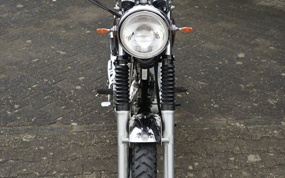 Gebrauchtmotorrad Yamaha SR 400 - Bild 2