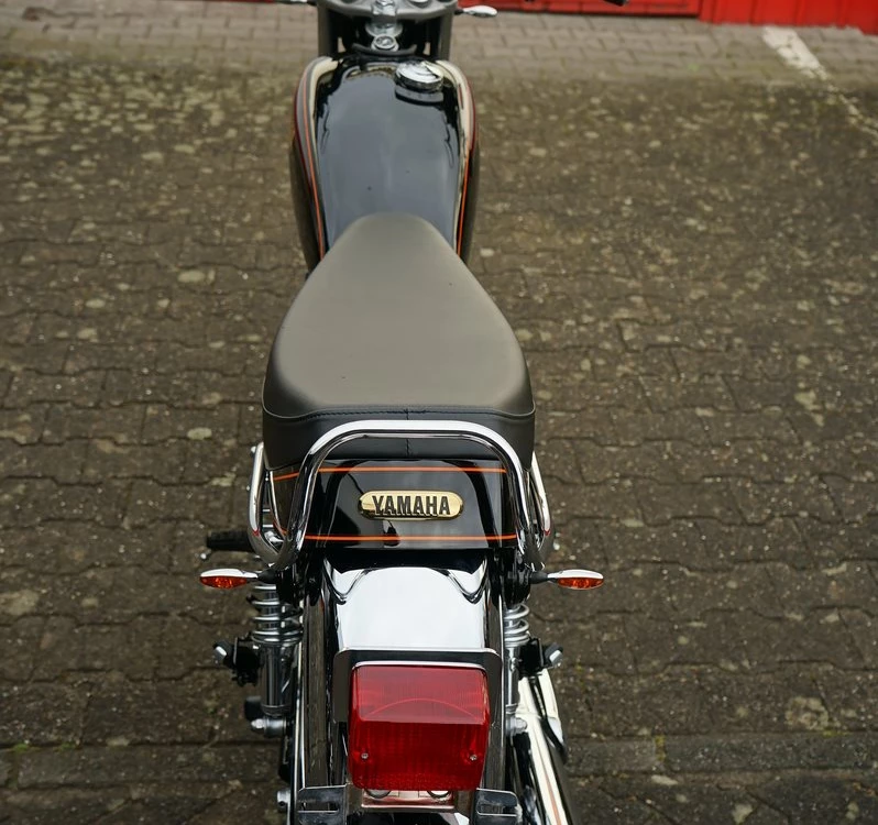 Zum Vergrößern bitte anklicken! Angebot Yamaha SR 400