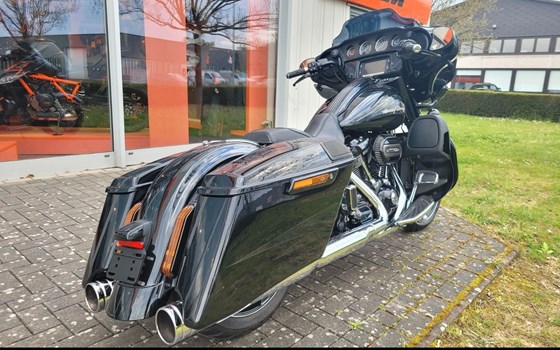 Gebrauchtmotorrad Harley-Davidson CVO Street Glide FLHXSE - Bild 8