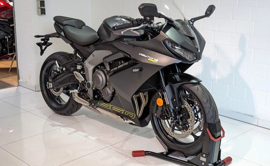 Angebot Triumph Daytona 660 Bild 2: Angebot Triumph Daytona 660