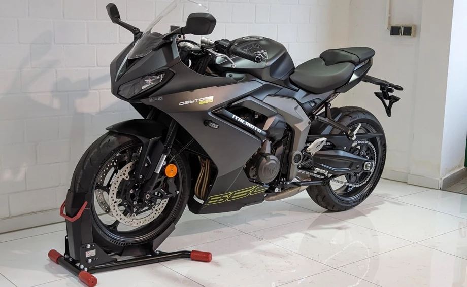 Angebot Triumph Daytona 660 Bild 3: Angebot Triumph Daytona 660