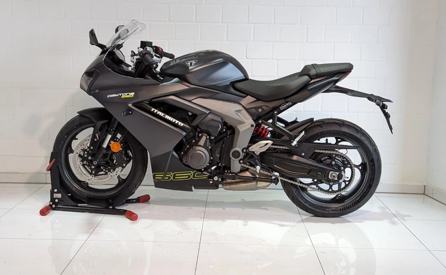 Angebot Triumph Daytona 660 Bild 5: Angebot Triumph Daytona 660