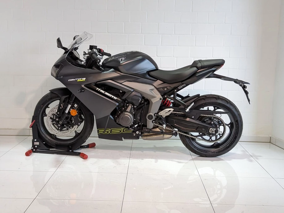 Angebot Triumph Daytona 660 Bild 5: Angebot Triumph Daytona 660