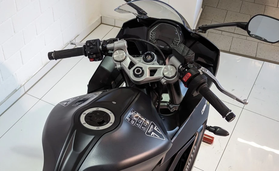 Angebot Triumph Daytona 660 Bild 8: Angebot Triumph Daytona 660