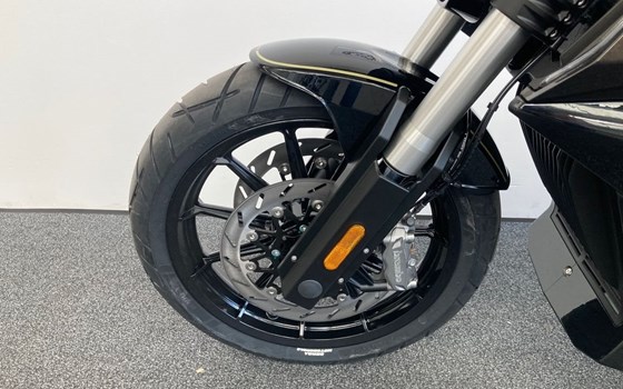 Gebrauchtmotorrad Benda LFC 700 - Bild 10 Gebrauchtmotorrad Benda LFC 700 - Bild 10