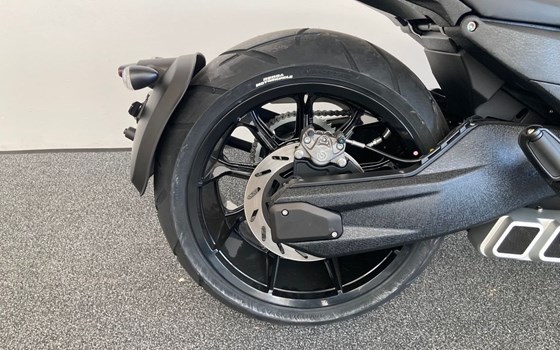Gebrauchtmotorrad Benda LFC 700 - Bild 7 Gebrauchtmotorrad Benda LFC 700 - Bild 7