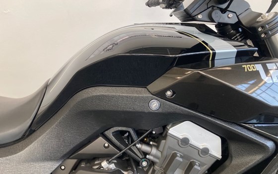 Gebrauchtmotorrad Benda LFC 700 - Bild 8 Gebrauchtmotorrad Benda LFC 700 - Bild 8