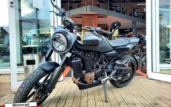 Gebrauchtmotorrad Husqvarna Svartpilen 701 - Bild 4