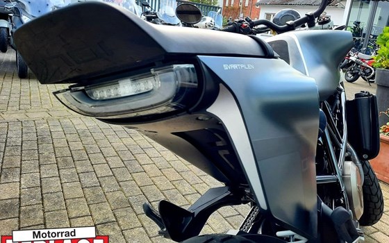 Gebrauchtmotorrad Husqvarna Svartpilen 701 - Bild 8