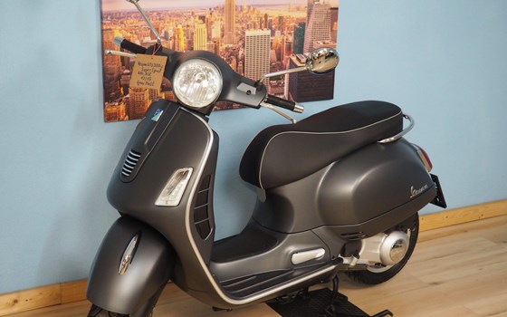 Gebrauchtmotorrad Vespa GTS 300 i.e. Super Sport - Bild 1 Gebrauchtmotorrad Vespa GTS 300 i.e. Super Sport - Bild 1