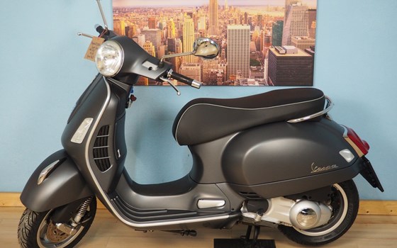 Gebrauchtmotorrad Vespa GTS 300 i.e. Super Sport - Bild 2 Gebrauchtmotorrad Vespa GTS 300 i.e. Super Sport - Bild 2