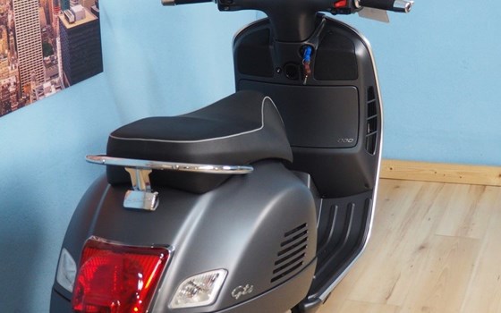 Gebrauchtmotorrad Vespa GTS 300 i.e. Super Sport - Bild 23 Gebrauchtmotorrad Vespa GTS 300 i.e. Super Sport - Bild 23